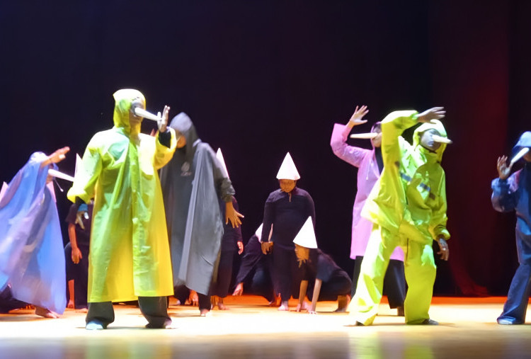 Tampil Jelang Pergantian Tahun, Tragedi Kayu Usung Edukasi Alam untuk Anak 