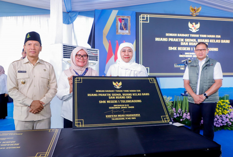Wujudkan Jatim Cerdas, Khofifah Resmikan Revitalisasi 45 Sekolah di Tiga Kabupaten