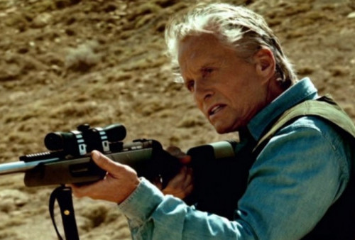 Tegang! Sinopsis Film Beyond The Reach, Aksi Michael Douglas Berburu di Gurun