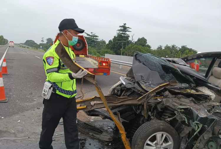 Kecelakaan Maut di Tol Jombang, Dua Pegawai Dinsos Jatim Tewas