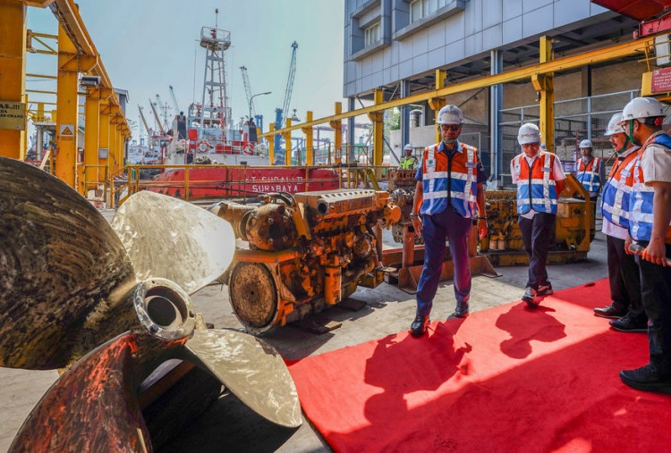 Hibahkan Mesin ke BP2TL, Pelindo Marine Dukung Pengembangan SDM Maritim