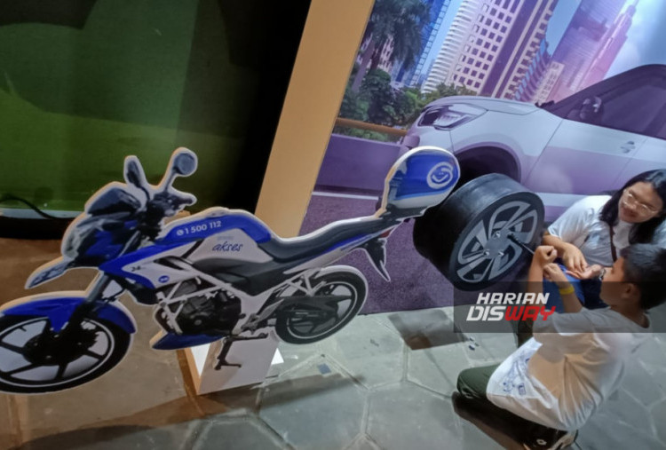 Lebih dari 270 peserta hadir dan menikmati berbagai aktivitas menarik, mulai dari driving simulator challenge hingga photobooth interaktif. Acara ini juga menghadirkan momen apresiasi spesial kepada pelanggan setia, seperti Nick Namara dan Ujang Sumarwan, yang kisahnya menjadi inspirasi banyak orang. Pada kesempatan tersebut, turut diperkenalkan pula fitur terbaru Virtual Survey dalam aplikasi myGarda, yang memungkinkan pelanggan melakukan survei kendaraan secara lebih mudah dan cepat melalui video call.