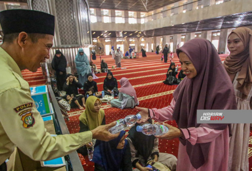 Masjid Istiqlal melalui Badan Pengelola Masjid Istiqlal (BPMI) menyelenggarakan peringatan Maulid Nabi Muhammad SAW 2024 dengan tema “Mencintai Rasulullah SAW dan Merawat Kebhinnekaan” di Lantai Utama Masjid Istiqlal, Jakarta, Minggu (22/9/2024).