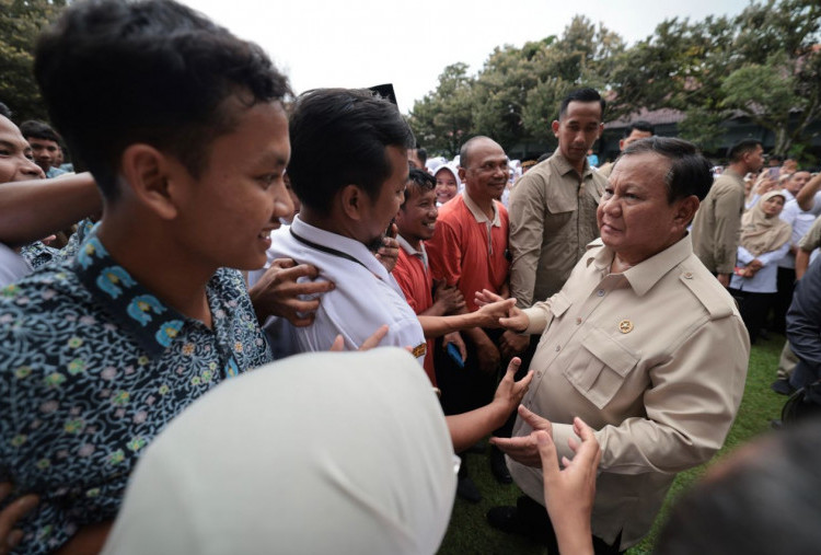Perbaiki Kualitas Pendidikan, Prabowo Targetkan Tambah Papan Interaktif Digital ke Sekolah-sekolah