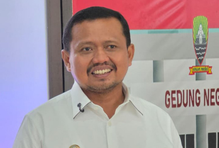 Cheng Yu Pilihan Bupati Sumedang Dony Ahmad Munir: Ji De Xing Shan