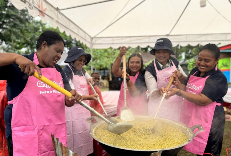 Relawan Bakti BUMN Menginspirasi Siswa Merauke Lewat Edukasi dan Makanan Bergizi