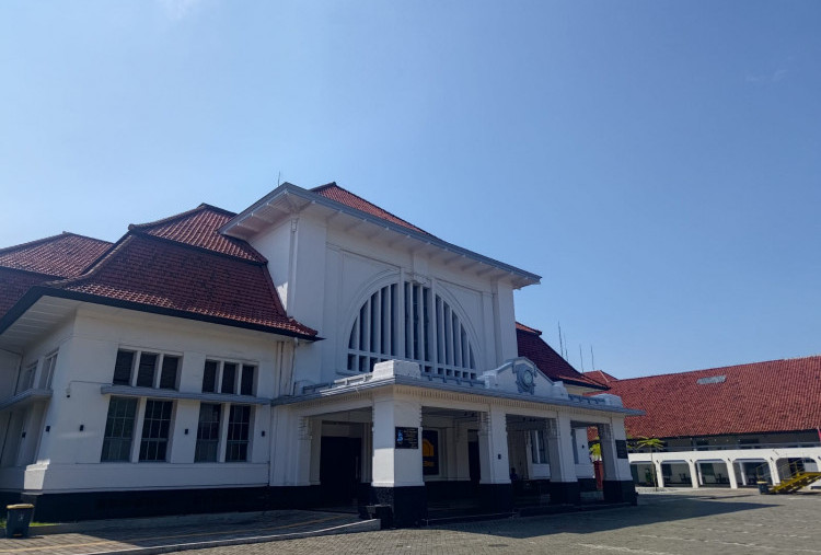 Seri Sang Putra Fajar (11): Merantau dan Berhemat demi Pendidikan
