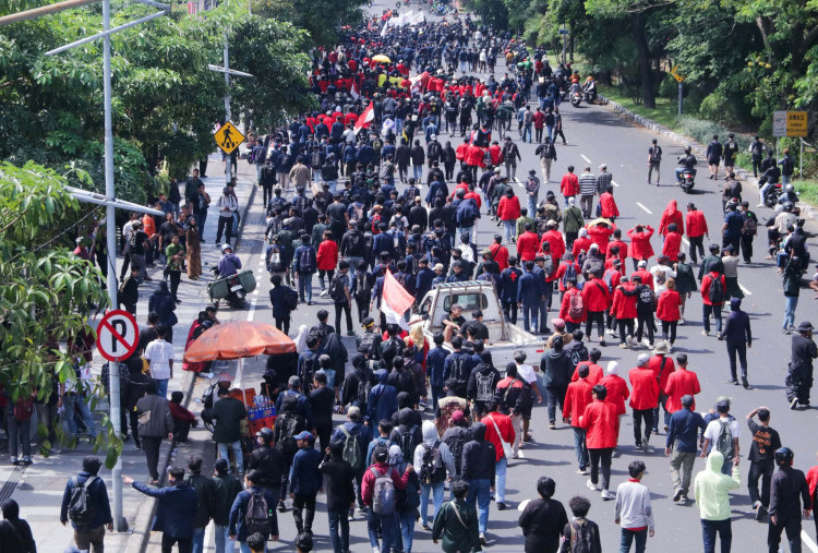 BEM Nusantara Jatim Geruduk Polda, Bawa 7 Tuntutan dan Desak Reformasi Polri