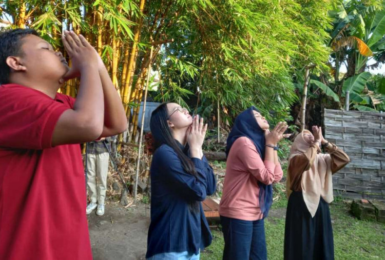 Latihan Pantomim Komunitas Saung Indonesia, Sinkronkan Gerak Tubuh dan Ekspresi untuk Pementasan