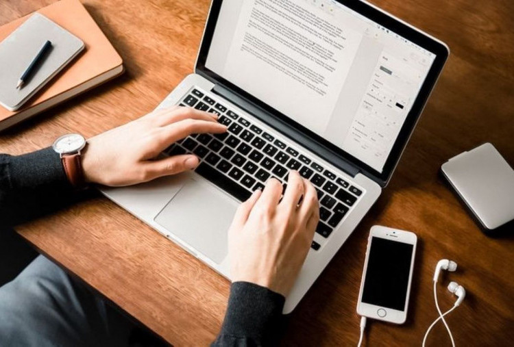 Rekomendasi Laptop dan Gadget 2026 dengan Baterai Paling Awet: Cocok untuk Sehari-Hari Plus Gaming