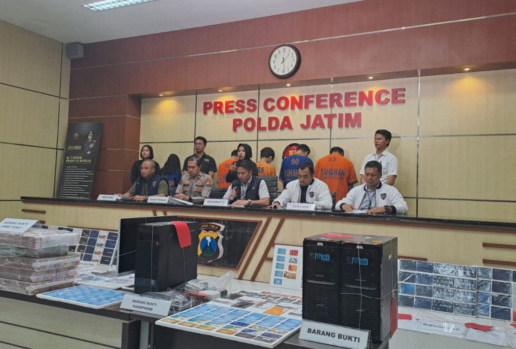 Ungkap Sindikat Judol, Polda Jatim Sita Rp 4,9 Miliar 