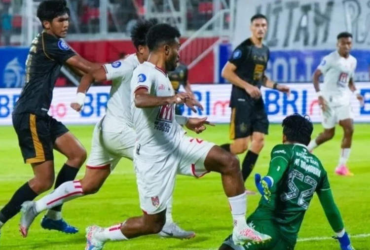 Malut United Geser Posisi Persebaya, Gasak PSIS Semarang 5-1