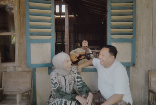 Ngena Banget! Salma Idol Rilis MV Rumah Ajak Orang Tua