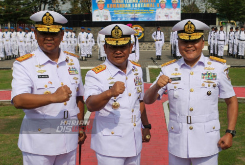 Laksamana Pertama TNI Eko Wahjono adalah Perwira Tinggi TNI AL kelahiran Tulung Agung 5 Mei 1970 dan merupakan alumni Akademi Angkatan Laut angkatan ke 38 dan mengawali kedinasan di TNI AL Sebagai Ass Kadepnops KRI Sinboa-859 Satuan Patroli Koarmabar.