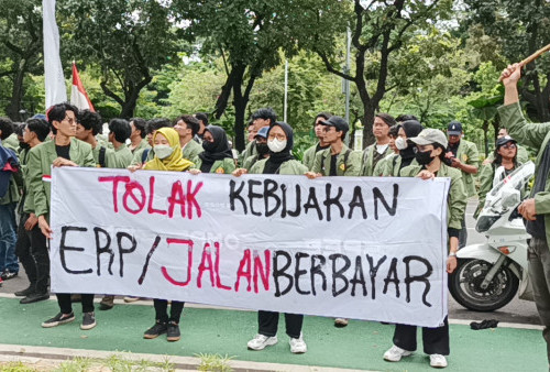 Tolak ERP, Sejumlah Mahasiswa UPN Geruduk Balai Kota DKI Jakarta