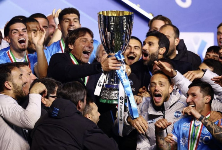 Napoli Juara Piala Super Italia, Conte Bilang Belum Setara Inter dan Milan