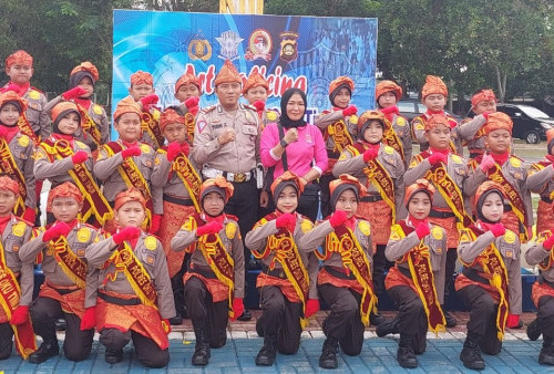 28 Pocil Polres OKU Timur Tampilkan Latihan Baris-Berbaris