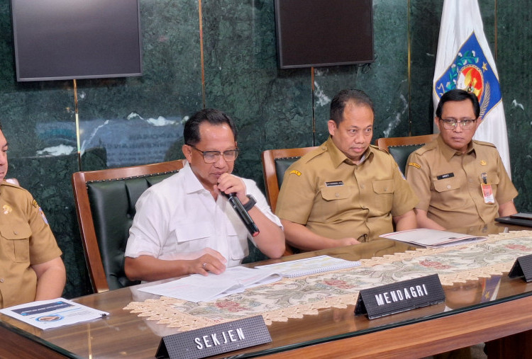 Mendagri: Bupati Aceh Selatan Nekat Pergi Umrah karena Nazar