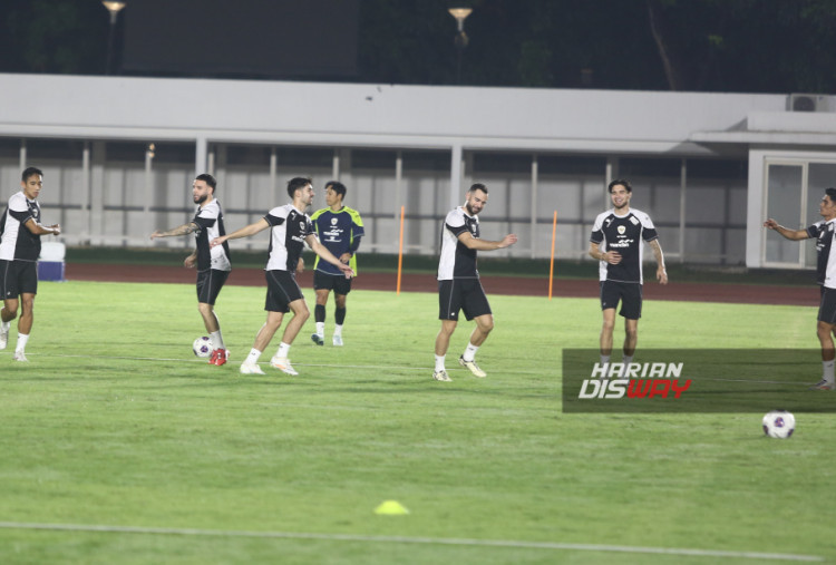 laga kontra Jepang tinggal menghitung hari. Timnas Indonesia akan menjamu tim berjuluk Samurai Biru itu di Stadion Utama Gelora Bung Karno pada Jumat (15/11/2024) pukul 19.00 WIB.