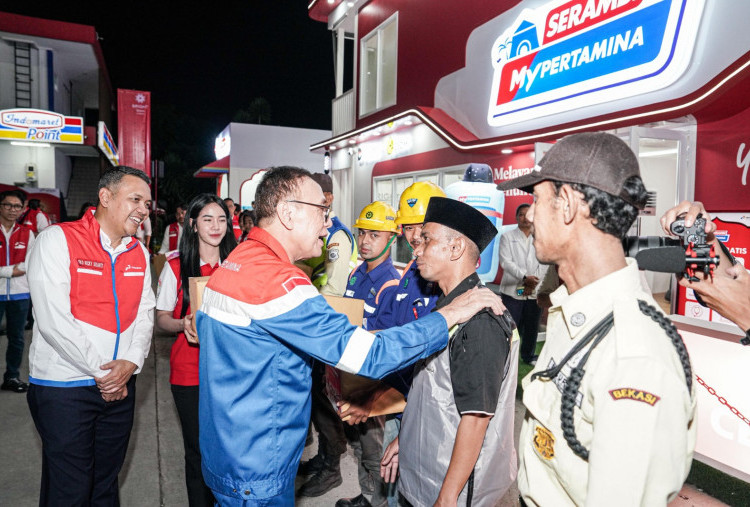Pastikan Kesiapan BBM Arus Mudik 2026, Komisaris Utama Pertamina Tinjau SPBU Rest Area KM 57