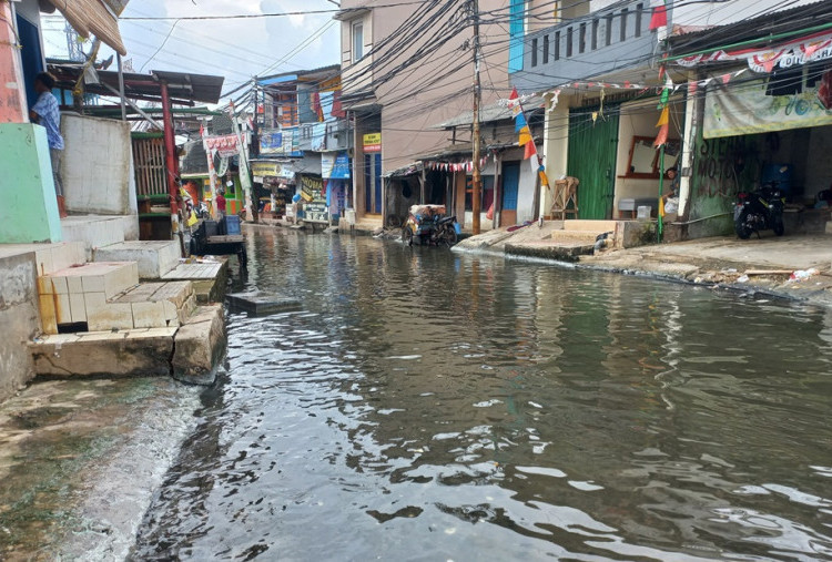 Update Banjir Jakarta: 8 RT Masih Tergenang, 1.109 Jiwa Tidur di Pengungsian