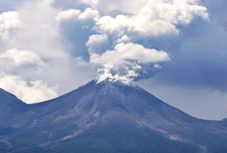 Gunung Lewotobi Laki-Laki Erupsi Lagi, Masyarakat di Radius 7 Km Dilarang Beraktifitas