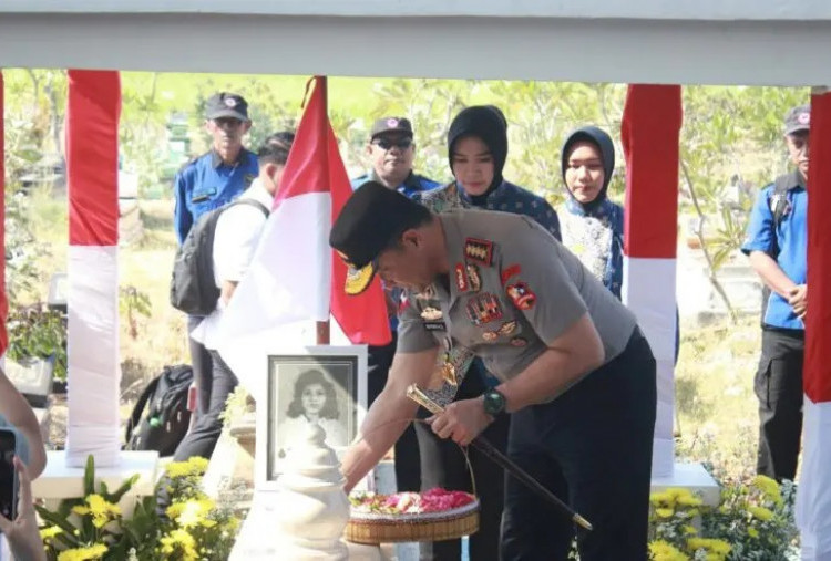 Kapolri Jenderal Suyudi Ario Seto Ziarah ke Makam dan Museum Marsinah di Nganjuk