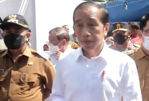 Presiden Jokowi Bagi-bagi BLT dan Modal Usaha di Pasar Kanoman di Cirebon, Segini Nilainya
