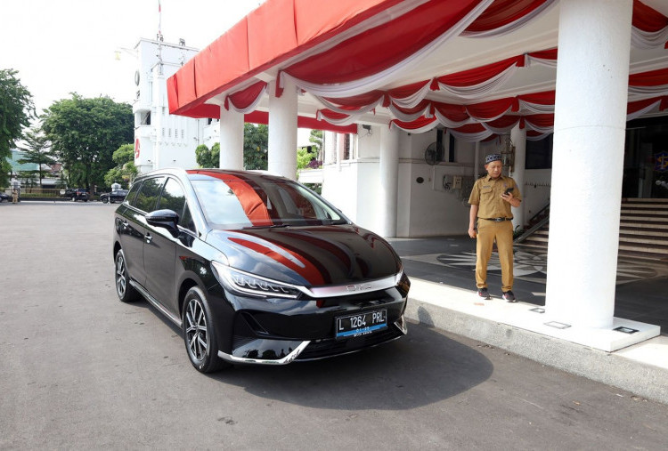 Pemkot Surabaya Lelang 85 Kendaraan Dinas, Siap Beralih ke Mobil Listrik Mulai Mei 2026