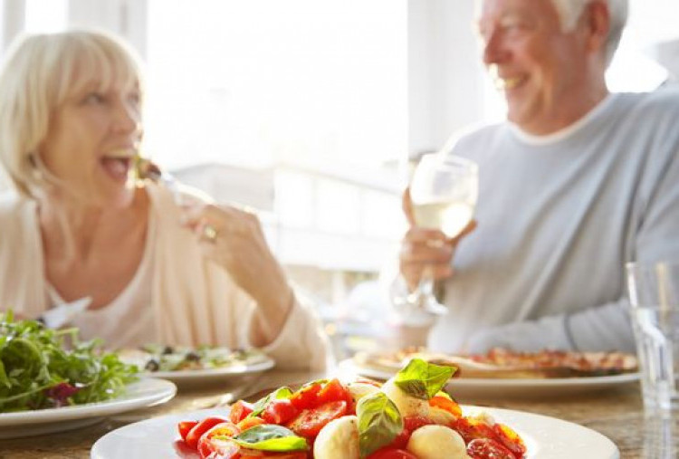 Menu Sarapan Pagi Lansia yang Sehat dan Mudah Dicerna, Kunci Energi di Usia Senja