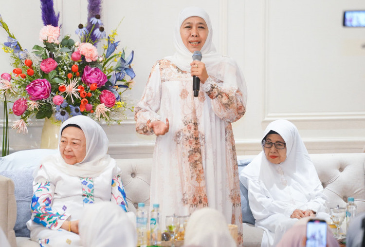 Peringati Maulid Nabi di Kediaman, Khofifah Ajak ASN Selami Ajaran Syech Abdul Qadir Jailani