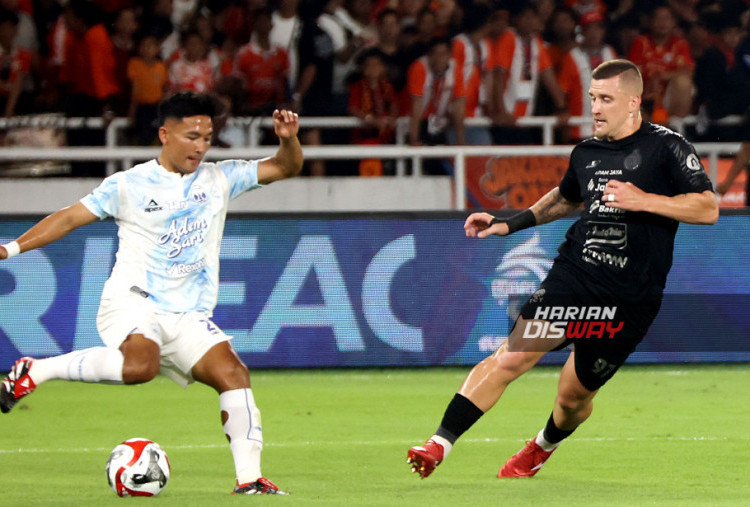 Hasil ini mengukuhkan Persija di posisi kedua klasemen dengan 29 poin, sementara PSIM tetap tertahan di peringkat keempat. Laskar Mataram bermain disiplin, namun tekanan Persija di babak kedua akhirnya membuat pertahanan mereka runtuh.HARITSAH ALMUDATSIR/HARIAN DISWAY