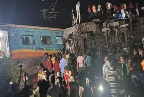 Kecelakaan Kereta Mematikan di India Renggut Lebih dari 50 Nyawa!