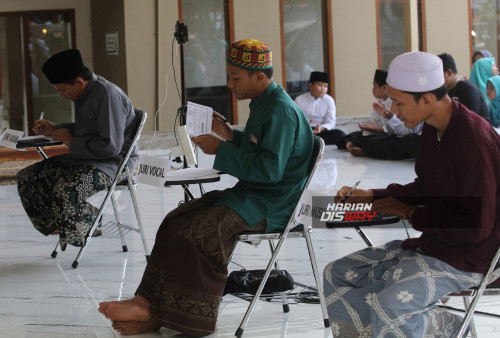 Tiga orang juri dipersiapkan untuk menilai penampilan peserta Lomba Al Bajari pada Gebyar Ramadhan Masjid Baiturrozaq CitraLand.  Mereka menilai peserta yang berpartisipasi dalam dua kategori yaitu Pelajar dan Umum. Total peserta lomba sebanyak 59 partisipan.