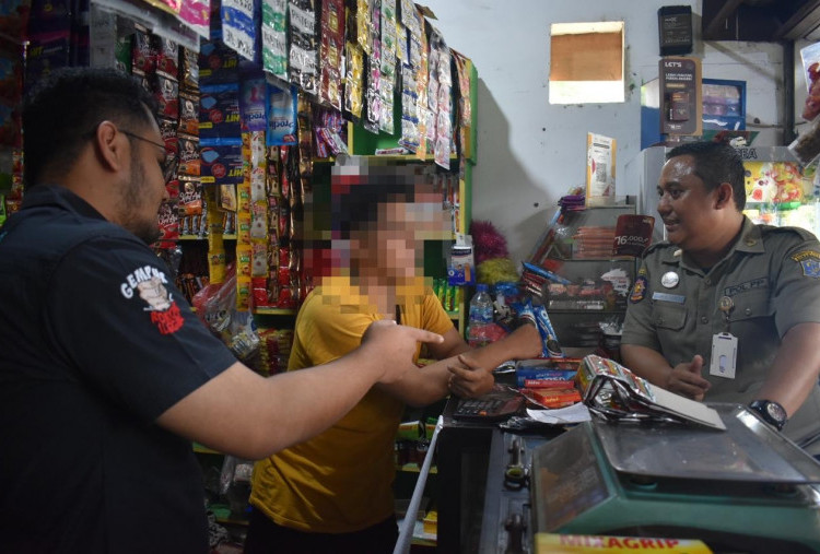 43 Bungkus Rokok Ilegal Disita di Surabaya Timur