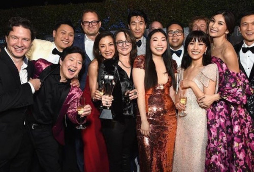 Warner Bros Garap Sekuel 'Crazy Rich Asians' Tahun Ini 