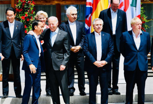 Akhiri KTT G7 Jerman, Jokowi dan  Joe Biden Rangkulan