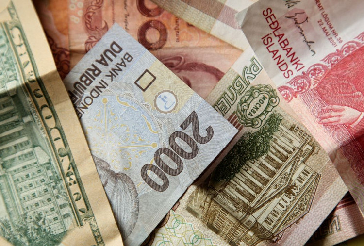 Mata Uang Asia Kompak Melemah, Rupiah Tembus Rp16.560 per Dolar AS