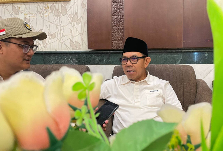 Wali Kota Batu Nurochman Berhaji Reguler, Tidur Sekamar Berlima dengan Jemaah Lain