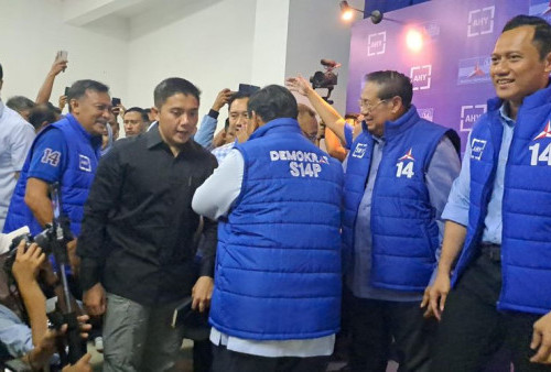 Kampanye Akbar di Malang, Prabowo dan SBY Saling Hormat dengan SBY