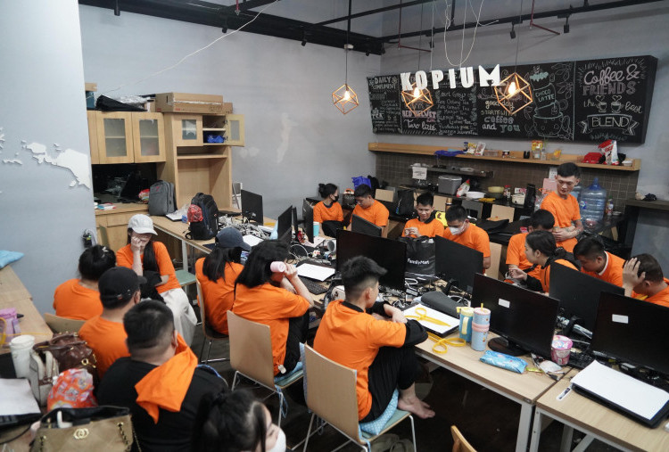 Imigrasi Amankan 320 WNA Sindikat Judol di Hayam Wuruk, Vietnam dan Kamboja Mendominasi