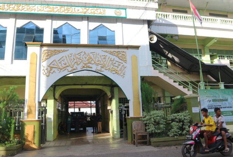 Harian Disway X Grand Qin Hotel (3): Napas Islam Martapura