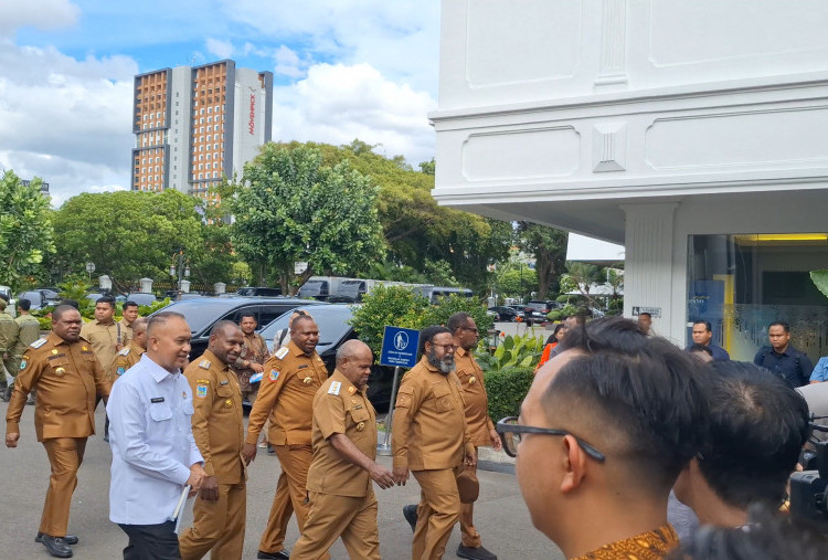 Presiden Prabowo Gelar Pertemuan dengan Komite Percepatan Otsus Papua dan Kepala Daerah di Istana