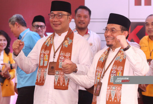 Paslon Ridwan Kamil dan Suswono resmi mendaftar cagub dan cawagub Jakarta ke KPU DKI..--Raka Denny/ Harian Disway