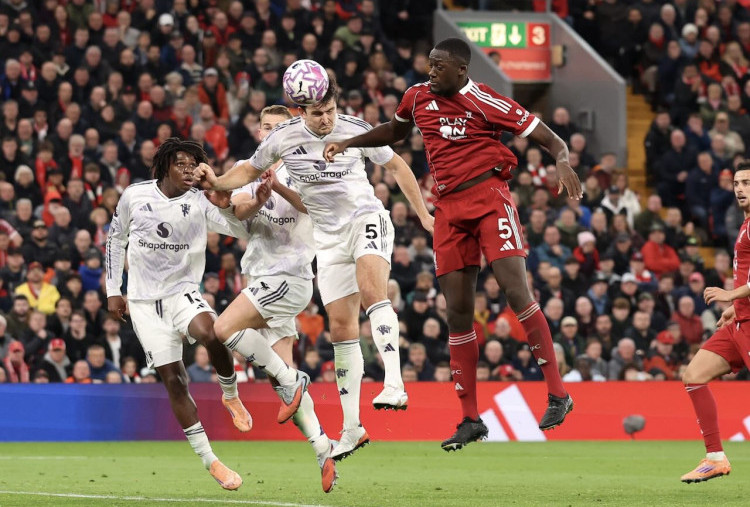 Prediksi Man United vs Liverpool: Perebutan Tiket Liga Champions dan Pembuktian Michael Carrick