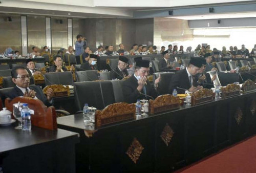 Fraksi-fraksi DPRD Palembang Sampaikan Pemandangan Umum