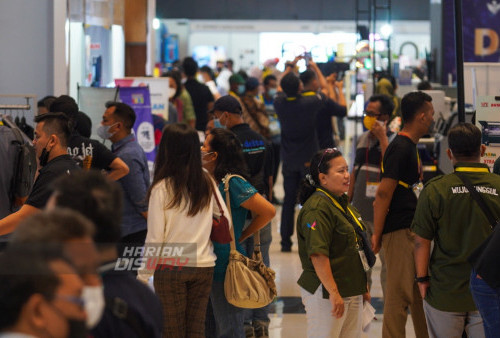 Ratusan pengunjung terlihat antusias dari penyelenggara maupun peserta pameran berskala Internasional di bidang mesín-mesin percetakan (pre-press, press, post-press), mesin cetak atau offset, cetak digital, cetak tekstil, sablon, serta jasa cetak terlihat saat berlangsungnya Surabaya Printing Expo (SPE) 2022 yang digelar di Grand City Surabaya, Jawa Timur, Kamis, 23 Juni 2022. Surabaya Printing Expo (SPE) 2022 yang digelar 23 hingga 26 Juni 2022 tersebut diikuti sebanyak 65 peserta, baik lokal maupun internasional dengan target 15.000 pengunjung.