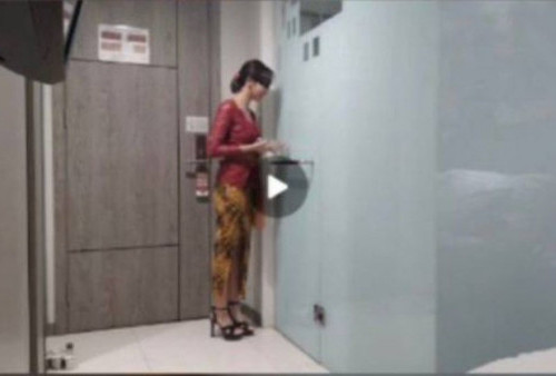Hasrat Liar Wanita Kebaya Merah Turuti Napsu Binal Pria di Kamar Hotel, Pose Nungging Bikin Salfok