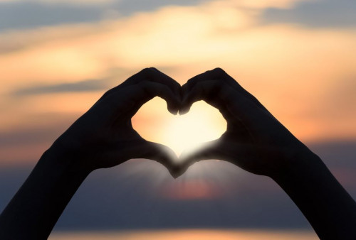21 Ungkapan Romantis untuk Suami-Istri di Hari Valentine, So Sweet dan Menyentuh Hati!