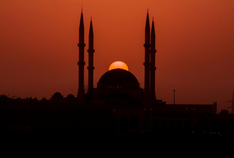 Hisab dan Rukyatul Hilal: Dua Metode Penentuan Awal Ramadan 2025
